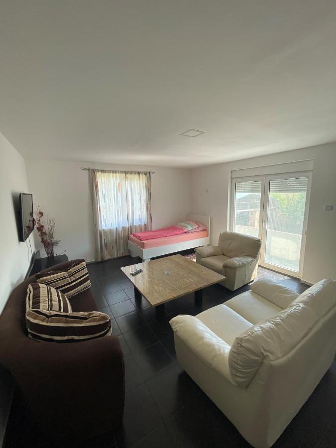 Vulsa Apartmani Kladovo Eksteriør billede