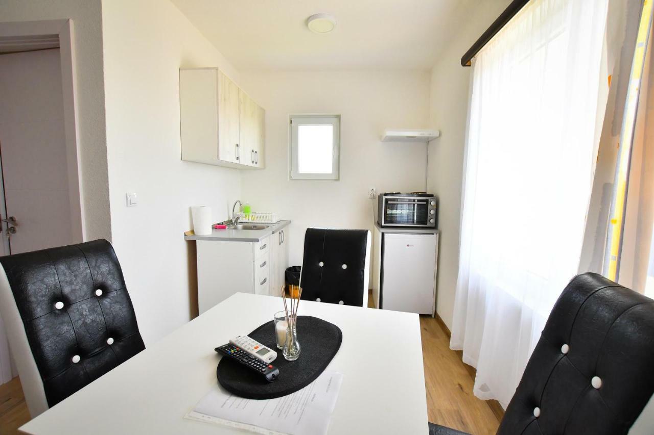 Vulsa Apartmani Kladovo Eksteriør billede