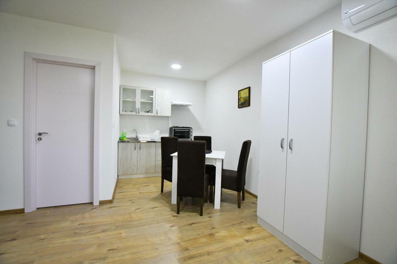 Vulsa Apartmani Kladovo Eksteriør billede