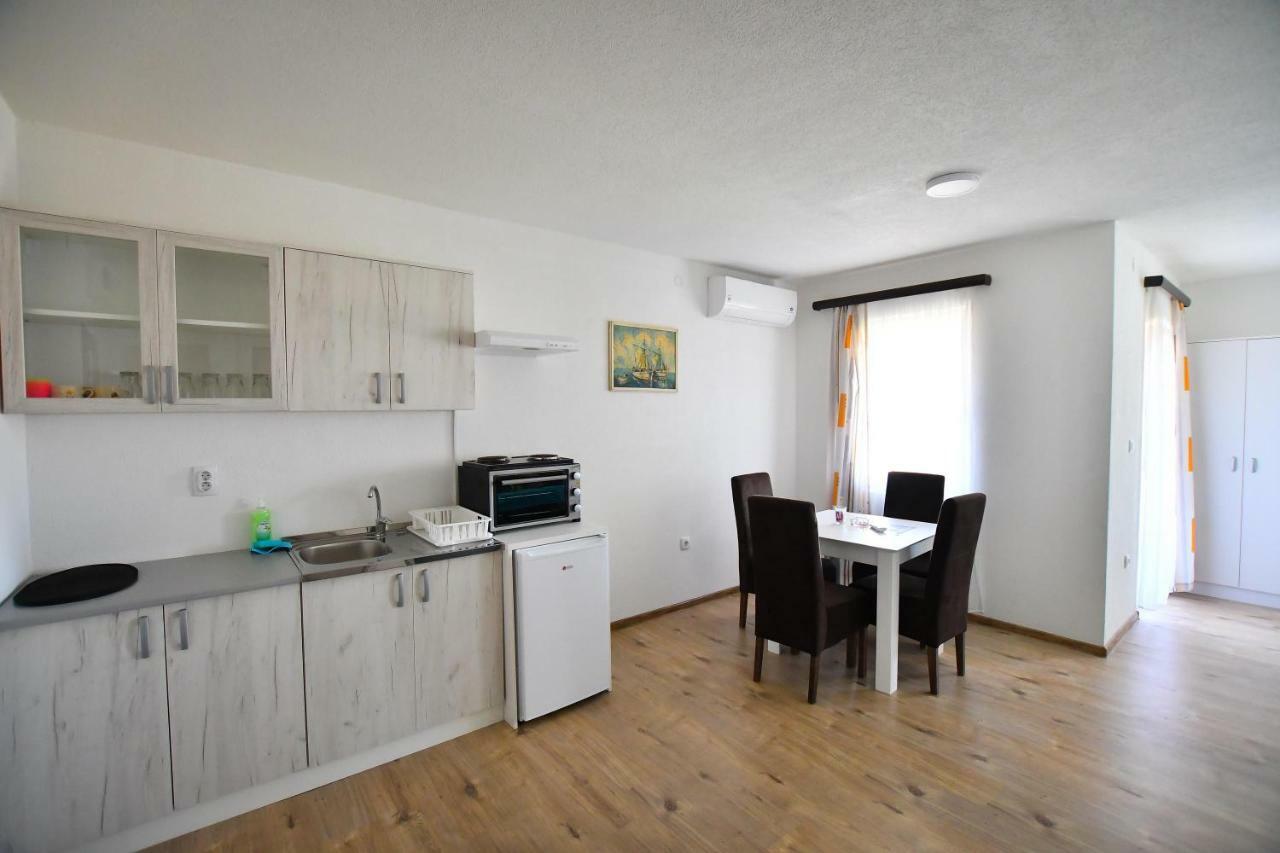 Vulsa Apartmani Kladovo Eksteriør billede