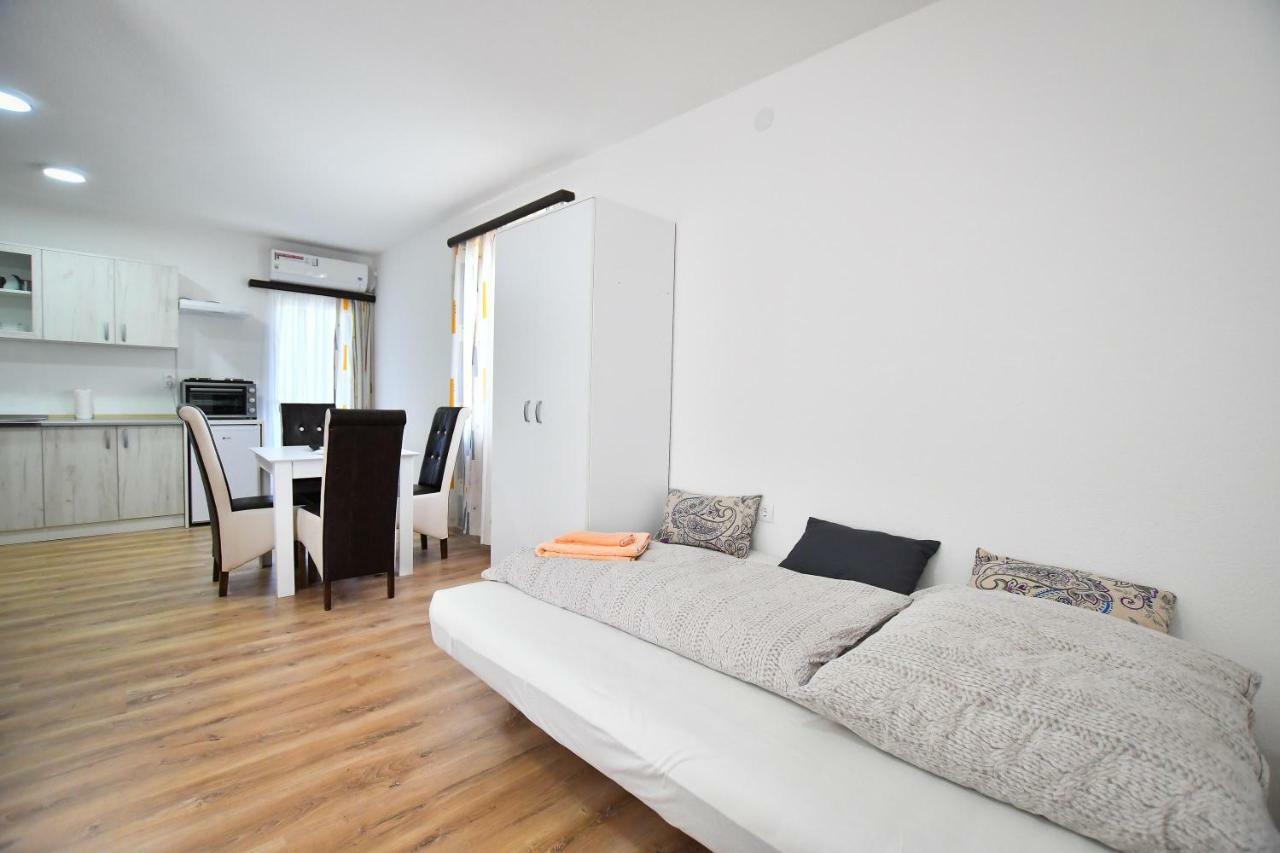 Vulsa Apartmani Kladovo Eksteriør billede