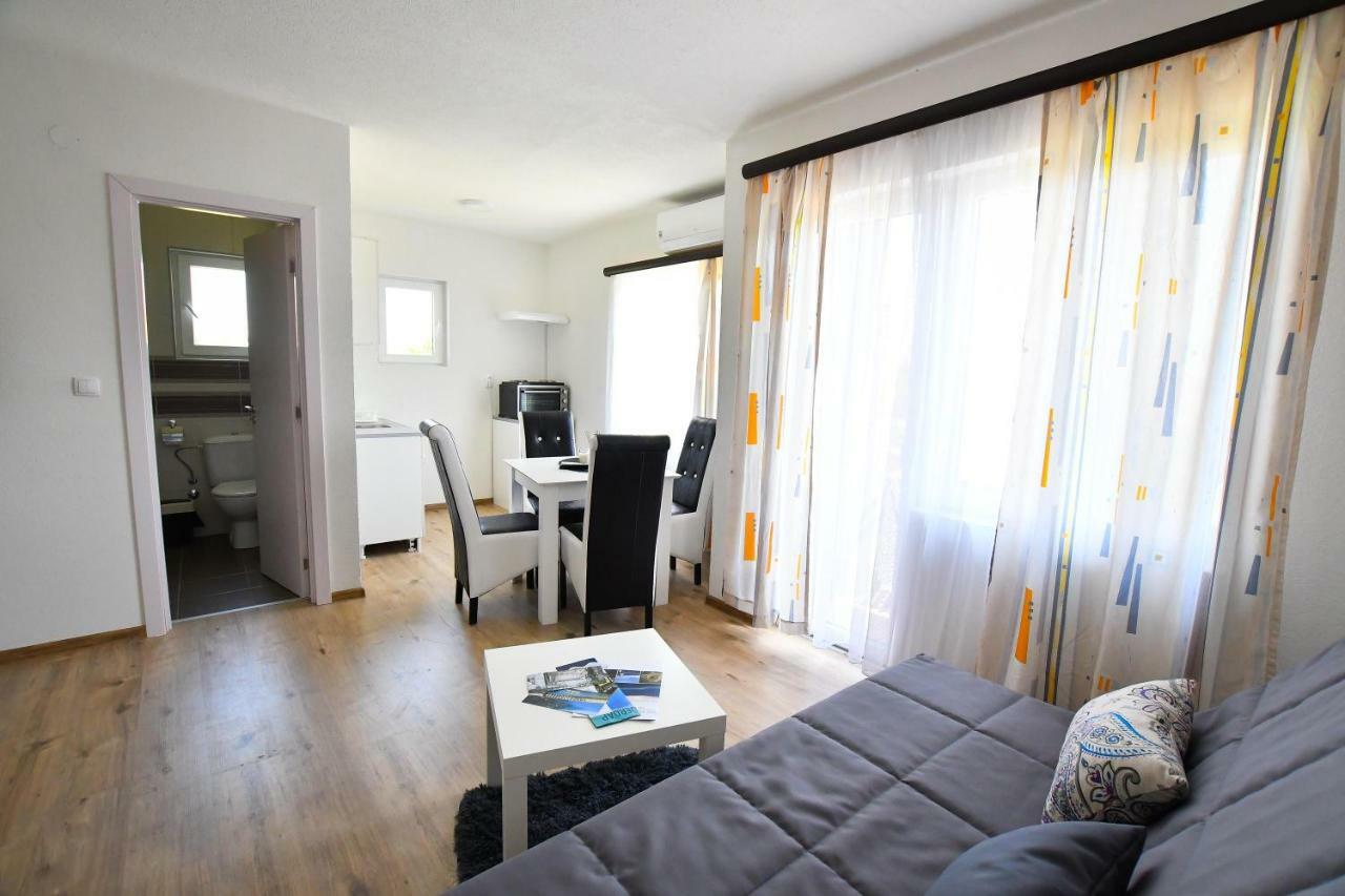 Vulsa Apartmani Kladovo Eksteriør billede